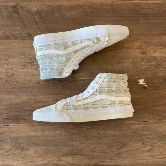 VANS Sk8 Hi Aztec Lace Design | High Top Skate Shoes | Women’s 6 - Picture 2 of 10